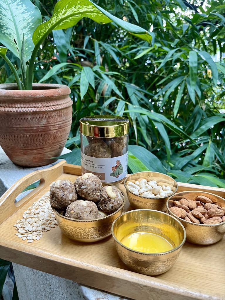 Punjabi Panjeeri Laddoo